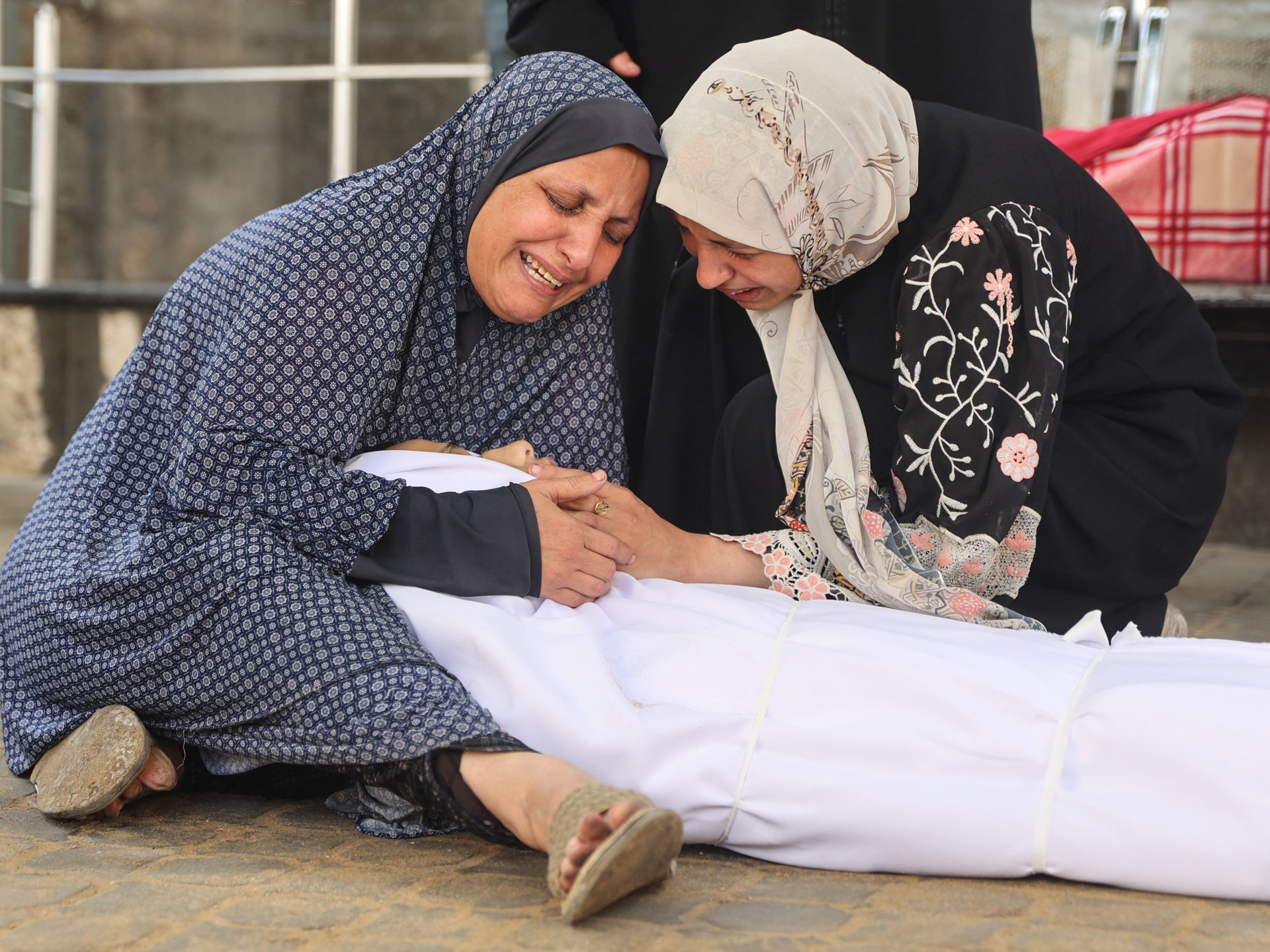 Save_GlobalNews's tweet card. Palestinians describe 'unbelievable horror' as 46 children are among 100 people killed by Israeli bombing.