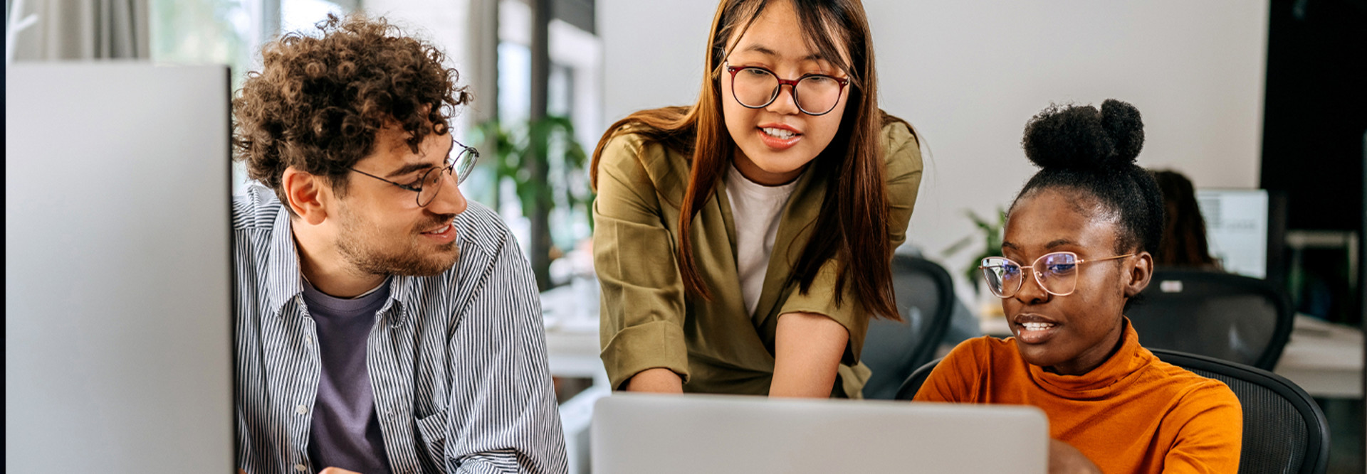 CDW_Healthcare's tweet card. Microservices involve breaking down large applications into smaller, loosely coupled services, enabling iteration with little impact to the overall application.