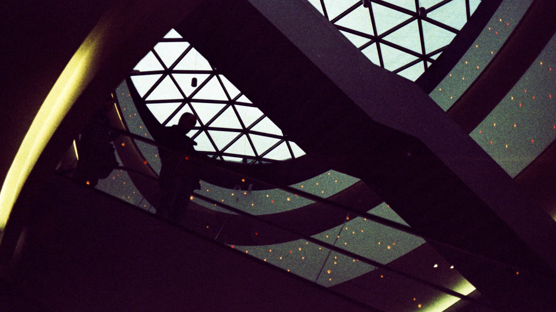 ATLmeshnet's tweet card. Hackers and artists are signal-boosting mesh networks and other ad hoc alternatives to ISPs like Verizon and Comcast. Can they catch on?