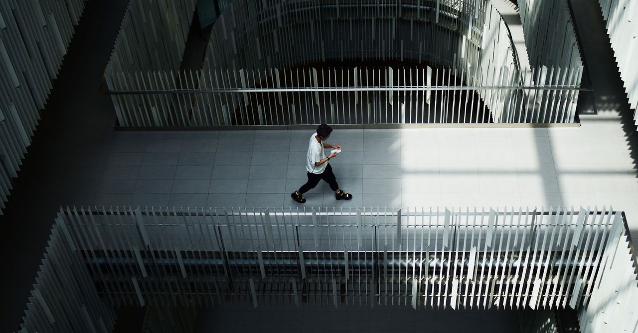 dineshprasanth's tweet card. The rivalry to build the next-generation wireless network is partly a matter of national ego, but faster speeds and greater data capacity will give businesses real advantages.