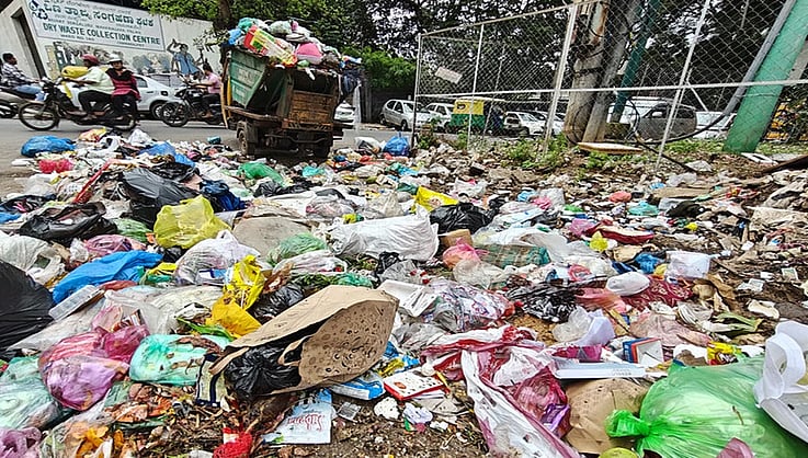 KannadaPrabha's tweet card. ಬೆಂಗಳೂರು: ನಗರದ ಕಸದಲ್ಲಿ ವಿಂಗಡಿಸಲಾದ 600 ಮೆಟ್ರಿಕ್ ಟನ್ ಒಣ ತ್ಯಾಜ್ಯದ ಕೋಟಾದಲ್ಲಿ ಪ್ರಸ್ತುತ ಪ್ರತಿದಿನ 200 ಮೆಟ್ರಿಕ್ ಟನ್ (MT) ಮಾತ್ರ ವಿದ್ಯುತ್ ಉತ್ಪಾದನೆಗೆ ಕಳುಹಿಸಲಾಗುತ್ತಿದೆ.ಹೀಗಾ