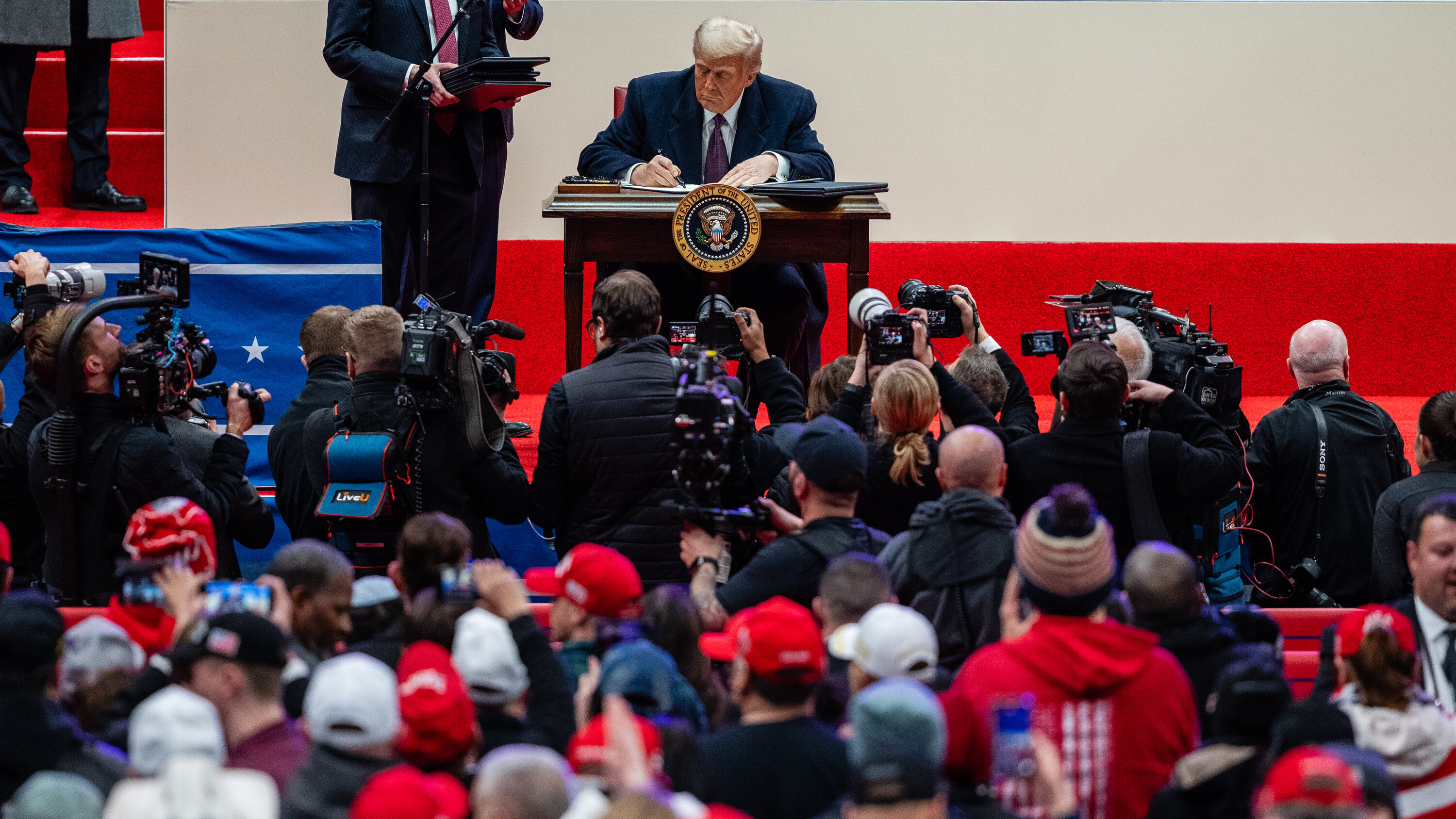 prog_li's tweet card. The president ordered the withdrawal of the country from the Paris climate agreement and took action on immigration policy and other issues such as creating the Department of Government Efficiency.