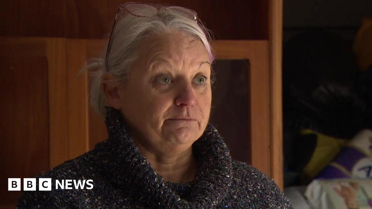 peterjukes's tweet card. Councillor Pauline Giles apologises for comments on Facebook backing a petition for mass deportations.