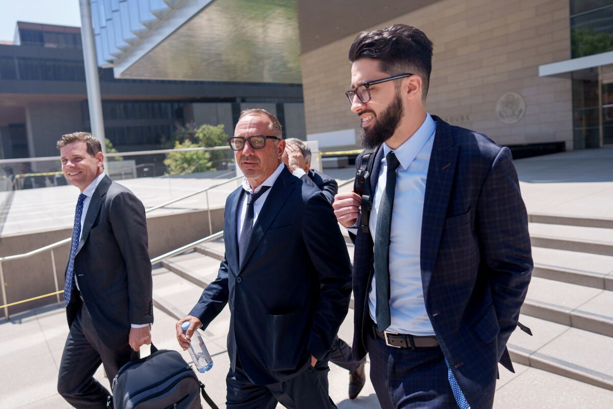 zsaeed's tweet card. Andrew Left, the prominent short seller indicted by the US over trading tied to social media posts, is suing a Toronto-based hedge fund, alleging its executives lied to federal investigators about...