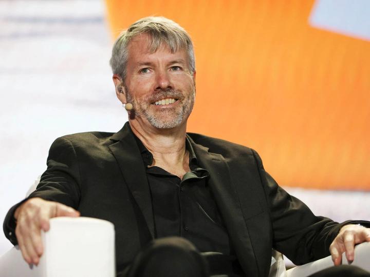 BitUnixSux's tweet card. MicroStrategy has added to its bitcoin stash for 12 consecutive weeks.