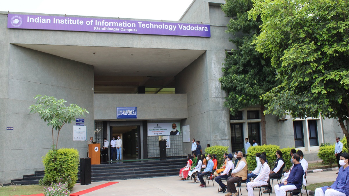 ShikshaDotCom's tweet card. IIIT Vadodara, in partnership with TeamLease Edtech, has launched new online BSc. programs aimed at bridging the digital skills gap and enhancing accessibility to quality education.