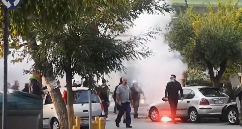 PotempkinBrain's tweet card. Riot police used tear gas to repel groups of far-right elements who attacked people who had gathered for an antifascist rally in Thessaloniki on Wednesday evening.