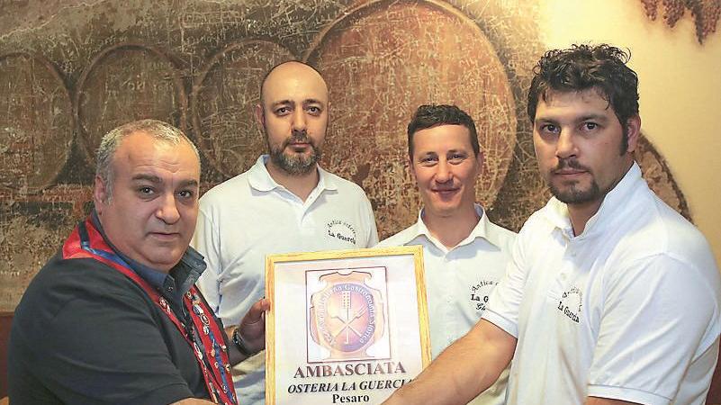 textplayer's tweet card. 1.200 euro di risarcimento per la recensione negativa