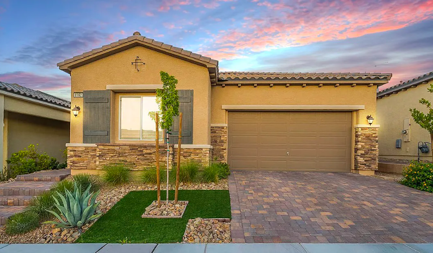 AssumableEdge's tweet card. Top homes on the market with low interest assumable loans | September 30, 2023