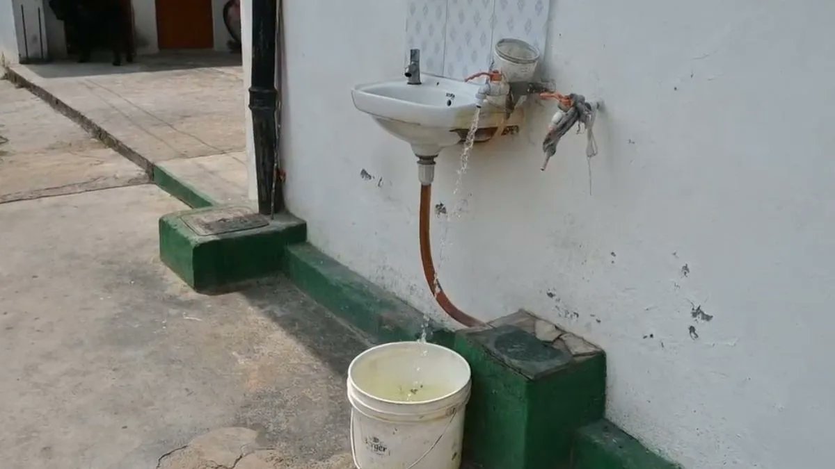 ShashiKSingh's tweet card. Until now, households in the state paid some of the highest connection charges in the country. The fee was Rs 7,000 for homes up to 1,000 square feet, Rs 14,000 for 2,000 square feet, and Rs 21,000...