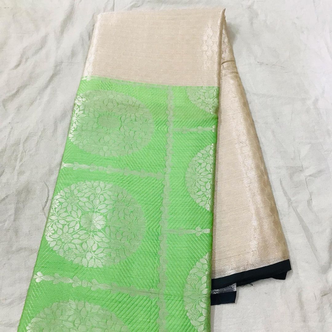 Banaraswala2's tweet card. 💬 0  🔁 0  ❤️ 0 · Banaras zari weaved tanchui saree Half n half design brocade pallu and brocade blouse included inbox for price details https://wa.me/919839167043 #halfsarees #banarashalfsaree…