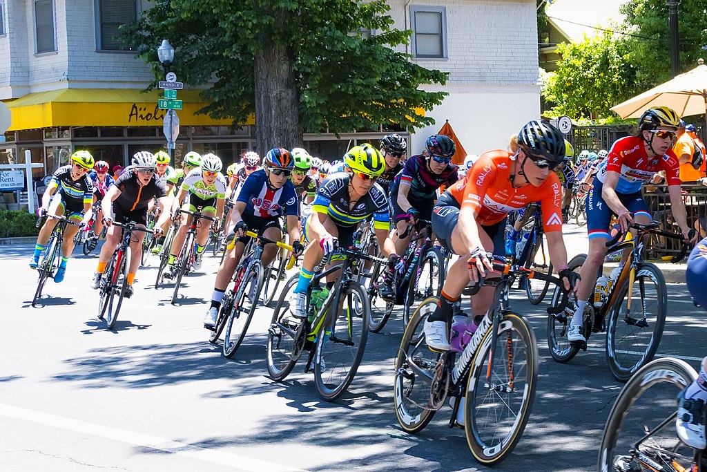 MediBulletin's tweet card. Study in Nature Metabolism says that even in an obese or a overweight person, endurance training can remodel belly fat Exercising for years yet struggling to lose weight? Take heart. New study shows...