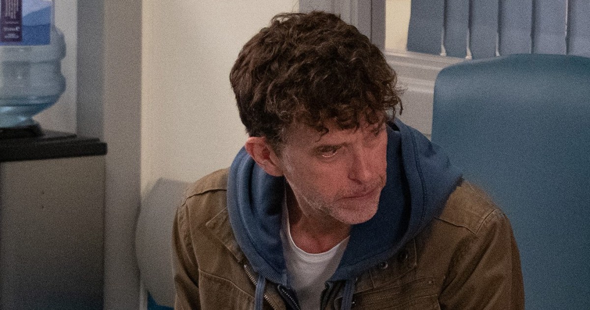 DuncanLindsay's tweet card. 'Excuse me!?'