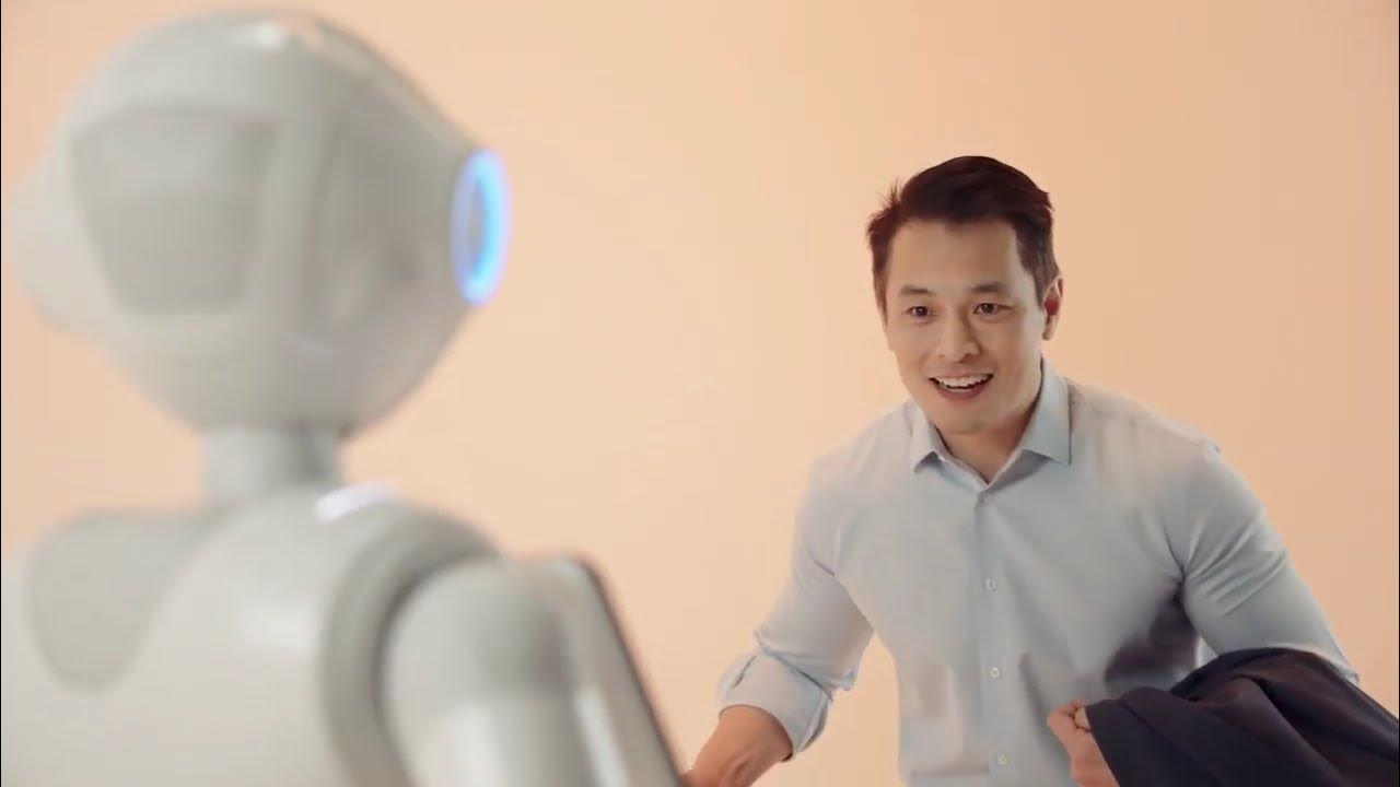 RobotlabA's tweet card. First Encounter with Pepper an efficient ground attendant ✈