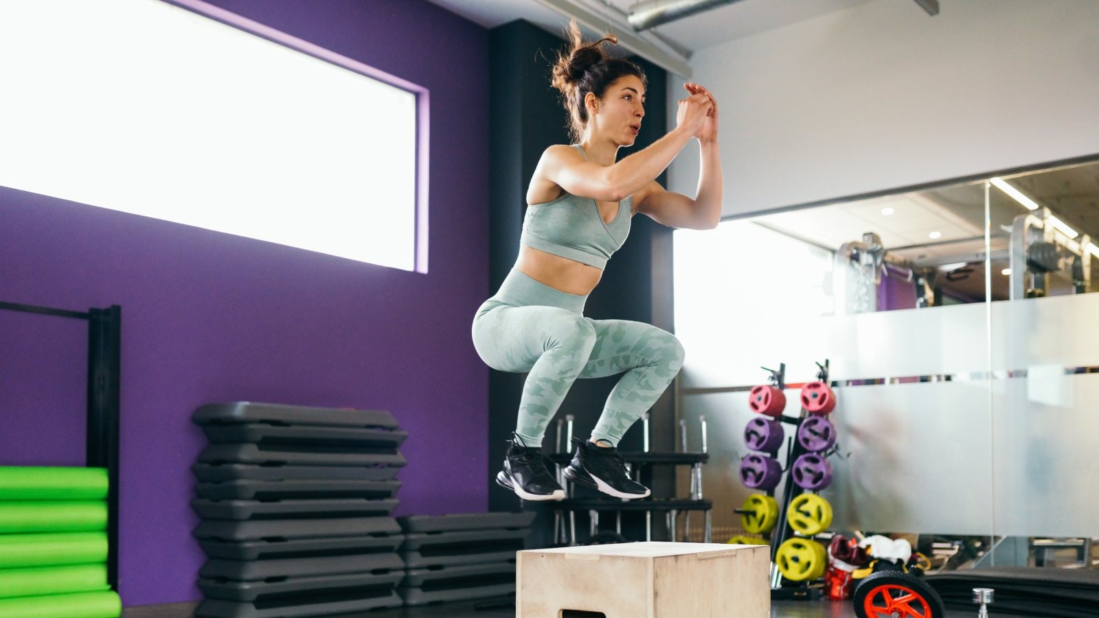 hthealthshots's tweet card. Are you trying to lose those extra kilos? If so, your weight loss plan is incomplete without these 10 calorie burning exercises.