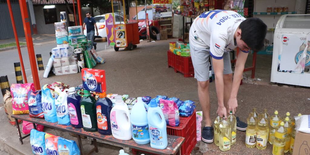 cevepa_py's tweet card. Fuerte acusación de industriales hacia supuestas autoridades corruptas que cobran "peaje" al contrabando. Aseguraron llegar hasta instancias legales para acabar con dicho flagelo.