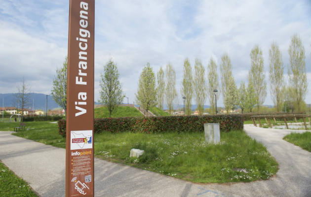 Key4biz's tweet card. Il turismo digitale nel nostro Paese potrebbe raccogliere investimenti per 11 miliardi entro il 2026, grazie a WiFi e big data.