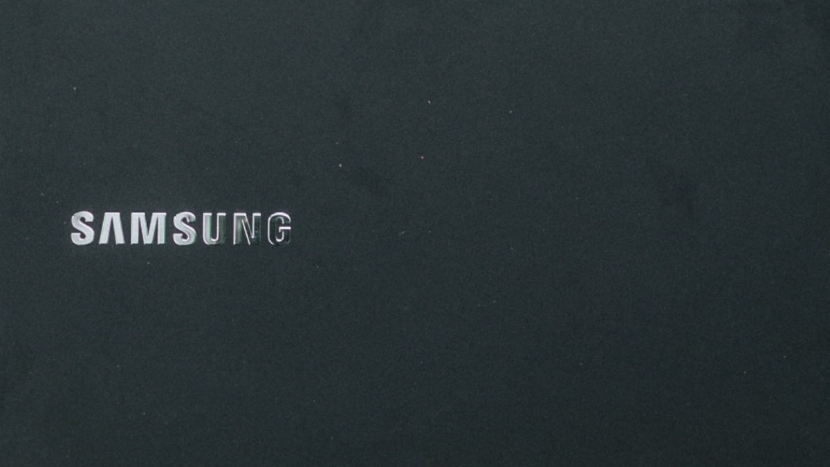 Saksham61arora's tweet card. Samsung Galaxy M52 5G could be a rebadged Galaxy F52 5G, with some differences.