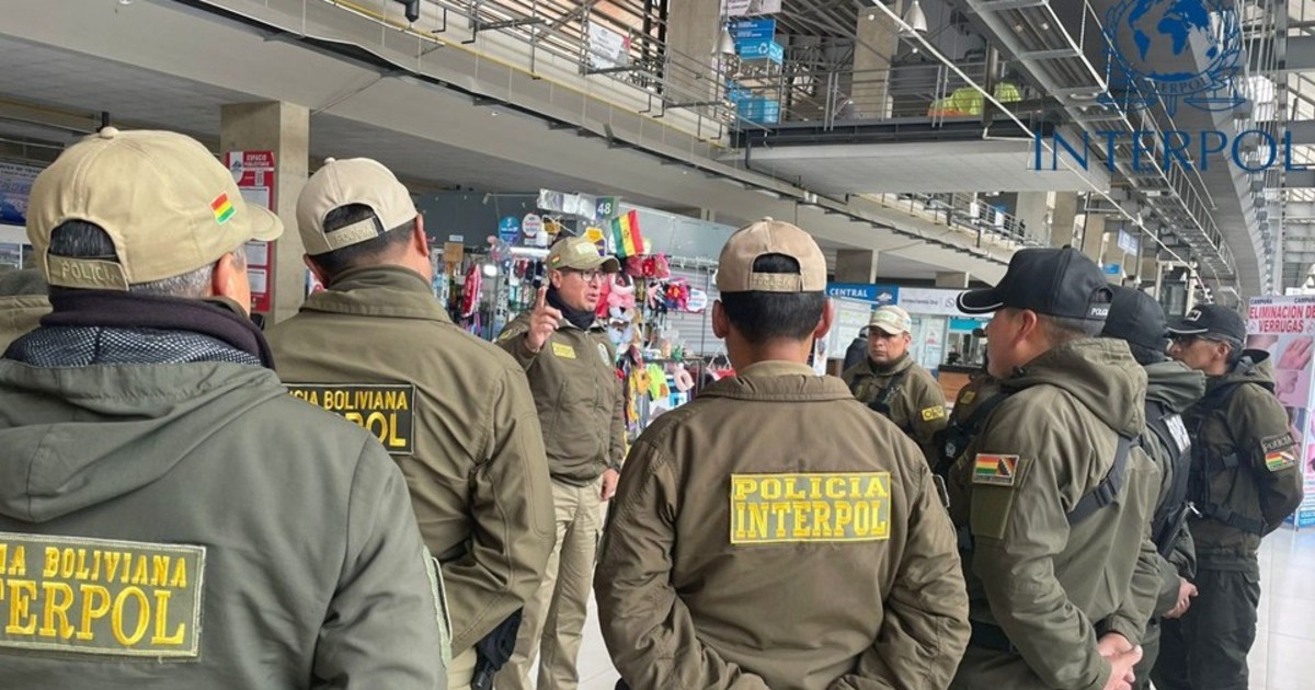 grupoeldeber's tweet card. De acuerdo con Interpol, el personal desplegado en los 31 puestos fronterizos y en los principales aeropuertos del país se mantendrá en alerta permanente, en cumplimiento de lo establecido por la...