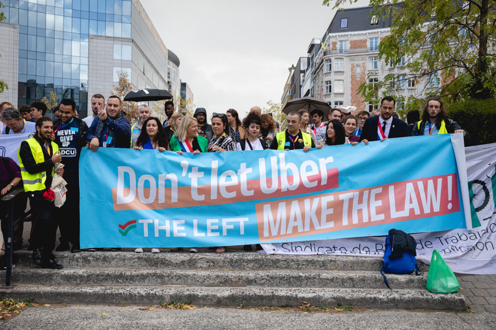 ProgIntl_fr's tweet card. 16 syndicats et collectifs de gig workers appellent les ministres du travail de l'Union européenne à soutenir leur lutte pour un travail décent contre les abus des plateformes.