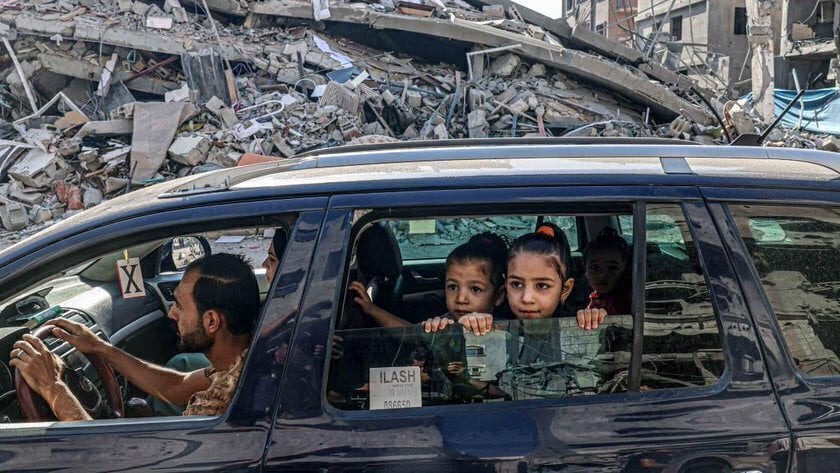 JuliaKBurrows's tweet card. UK gov to call for immediate ceasefire in Gaza