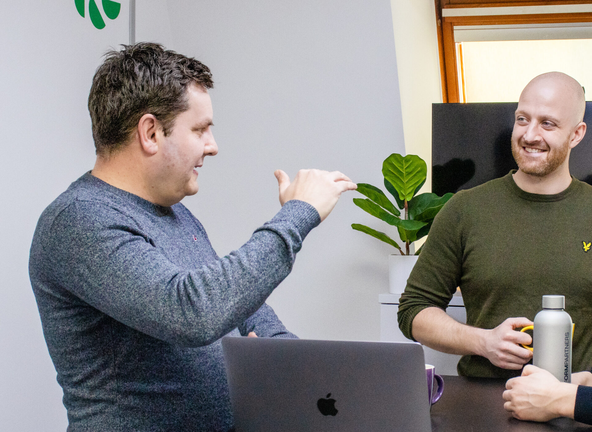 PerformPartners's tweet card. Broadcom isn’t the issue. Misaligned licensing and infrastructure strategy are. Discover how CFOs and CTOs can align to avoid cost and lock-in