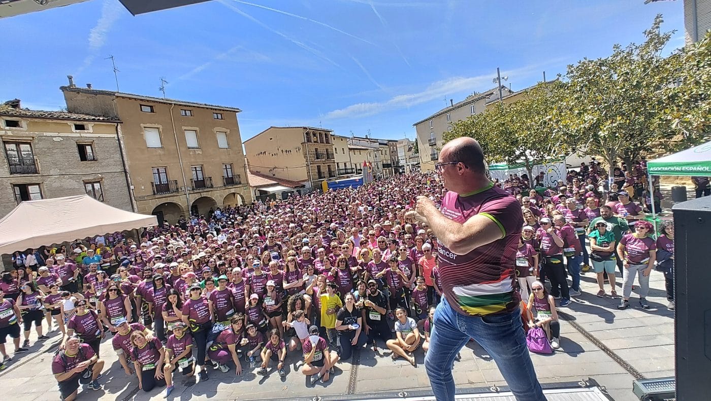 Haro_Digital's tweet card. Cerca de 1.500 personas se unieron en la II Marcha contra el Cáncer para apoyar a pacientes y familiares