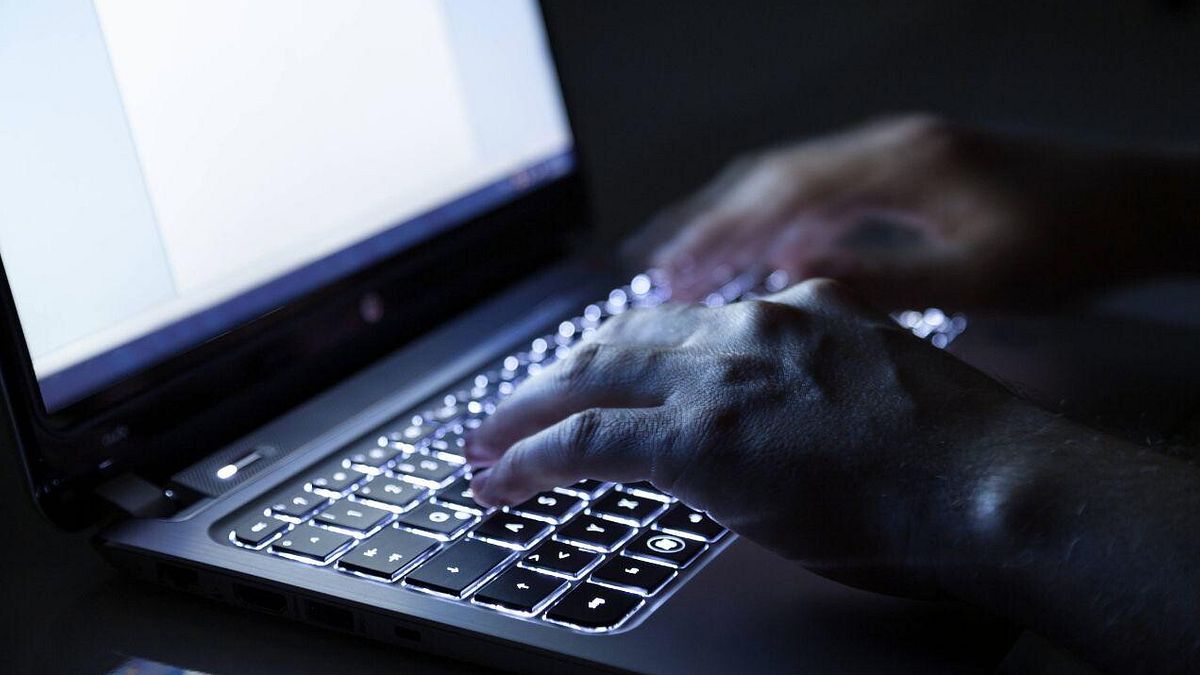 MediasetTgcom24's tweet card. Nuovo attacco informatico rivendicato dal gruppo di hacker filorussi "NoName057(16)". Nel mirino i siti di diversi enti locali.