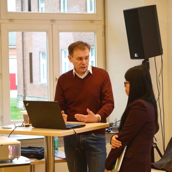 WarrenLNaida's tweet card. SEO is changing fast. It's not dead, and it's not GEO. SEO is still about people finding your content. But how? Read on!