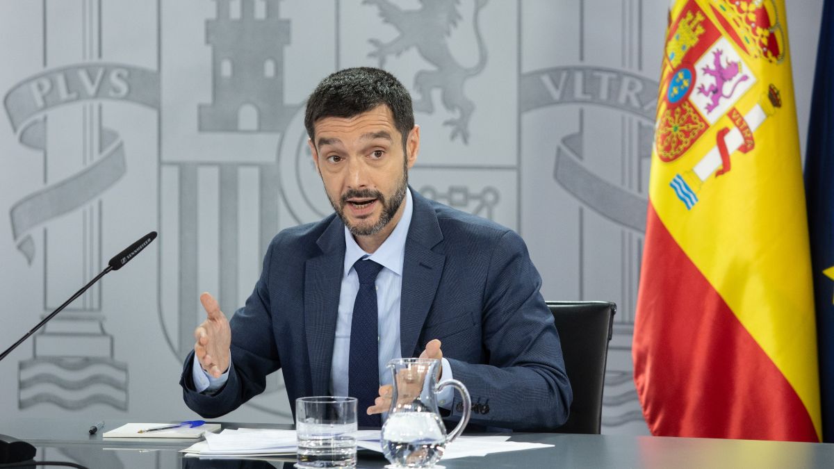 TheObjective_es's tweet card. El expediente, al que ha accedido THE OBJECTIVE, detalla el suministro de un amplio conjunto de objetos de visibilidad institucional destinados a