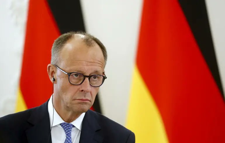 zn_ua's tweet card. Партія хоче, щоб  уряд виділив більше коштів на протиповітряну оборону для України.