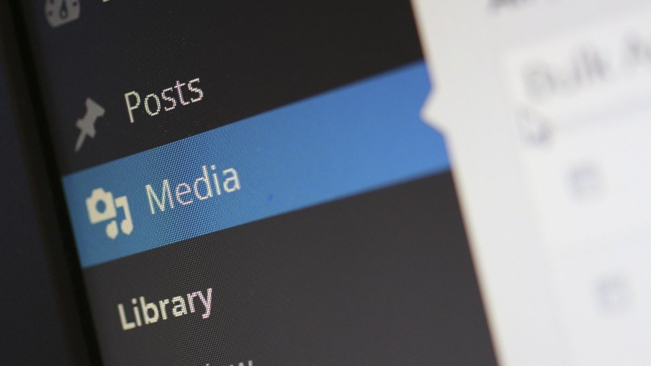 stackfindover's tweet card. Learn how to add categories to your media library in WordPress with this step-by-step guide. Organize your media files efficiently and improve
