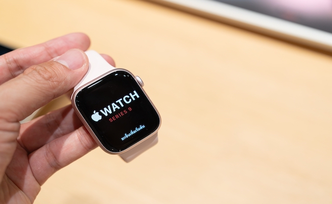 OutBoxComm's tweet card. Apple announced it would stop selling two models of its Apple Watch, due to a patent ruling against the company by the ITC.