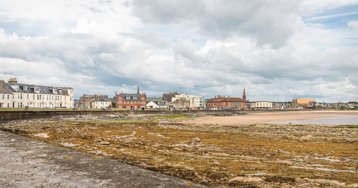 PierViewProp's tweet card. This beautiful part of the UK is home to stunning coastal views while also being close to an exciting major city - it's perfect for a weekend away.