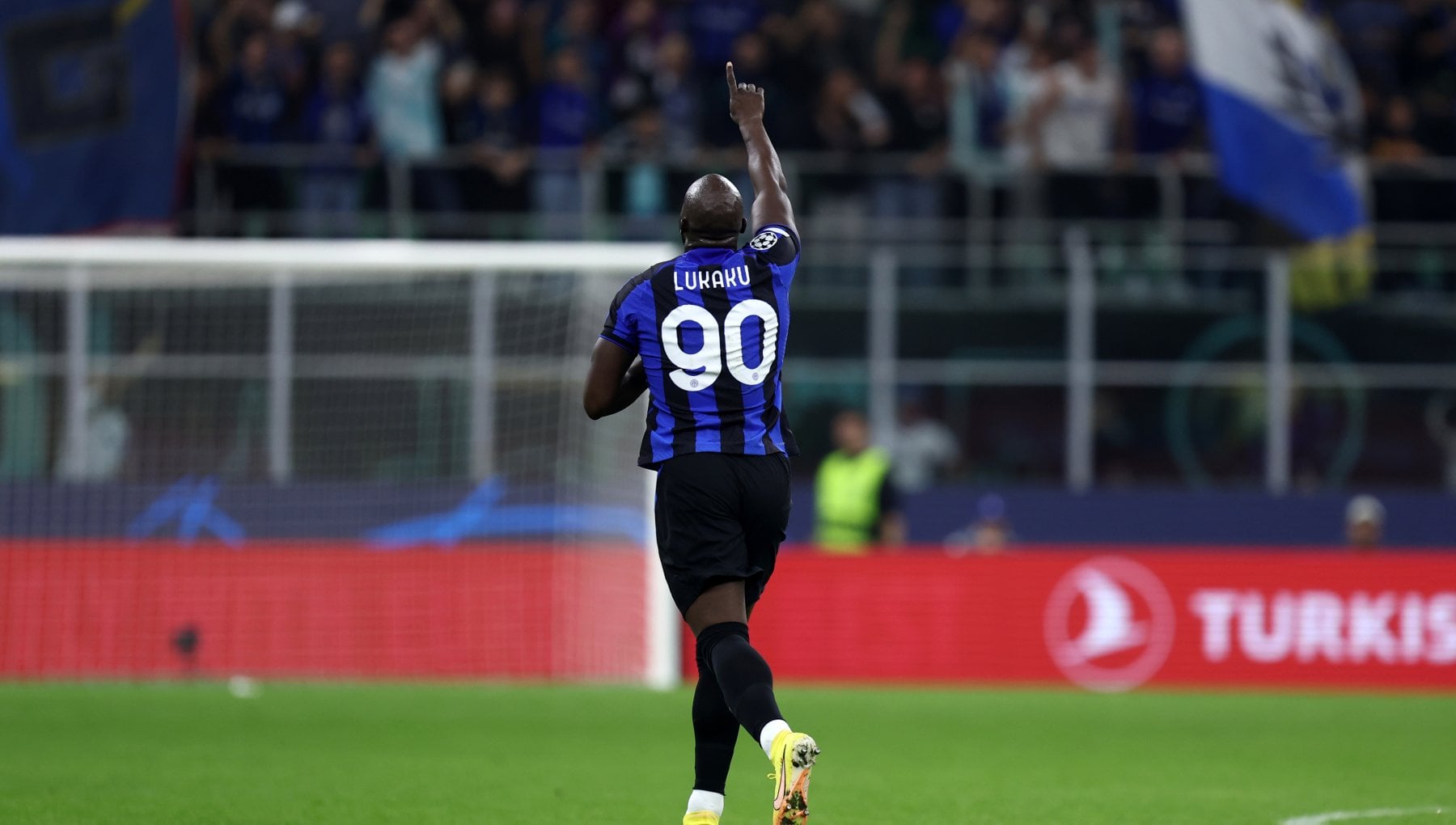 RepFcInter's tweet card. Missione compiuta con un turno di anticipo per la squadra di Inzaghi. La sblocca Mkhitaryan, poi arriva la doppietta di Dzeko. Nel finale l'atteso ritorno …