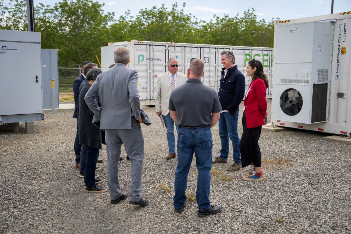 USCleanPower's tweet card. California now has more than 10GW of battery storage, with Governor Gavin Newsom hailing “energy storage revolution,” which is underway.