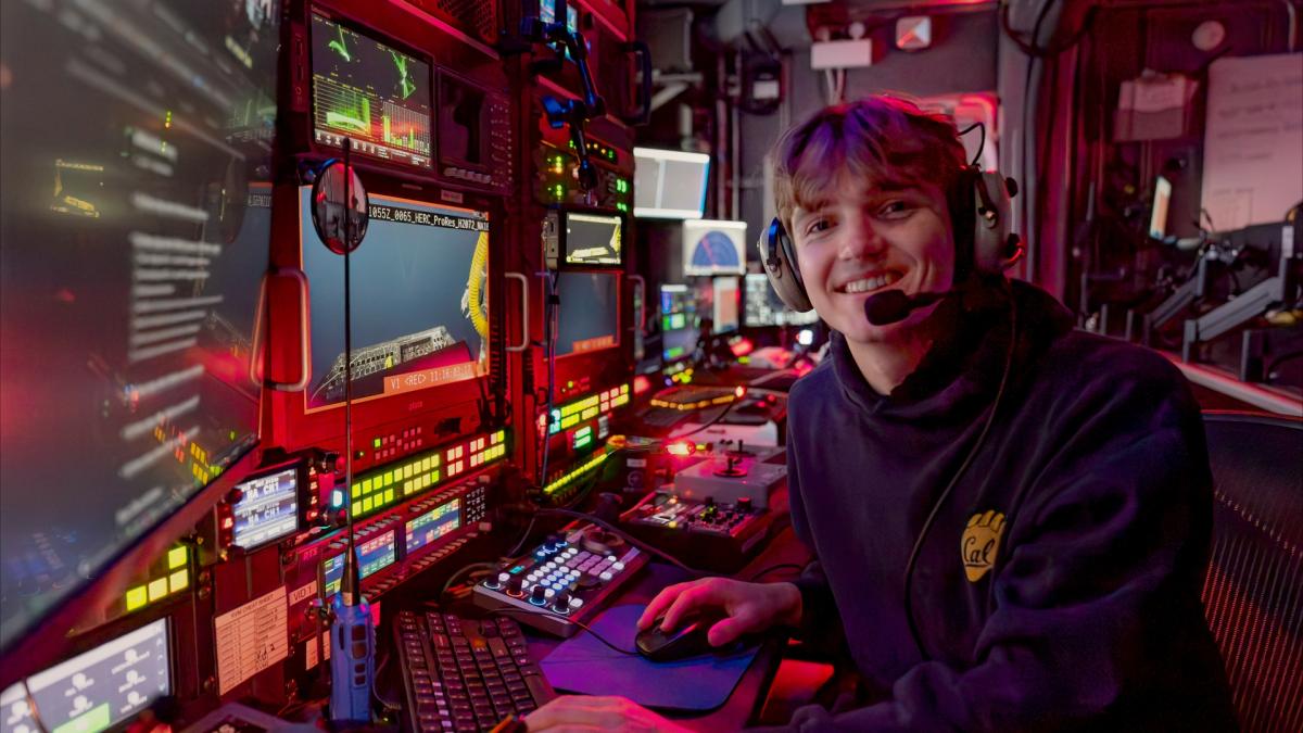 EVNautilus's tweet card. OET proudly welcomes Max Luthy to the Corps of Exploration as part of the Science & Engineering Internship Program. This internship program supports community college, undergraduate, and graduate...