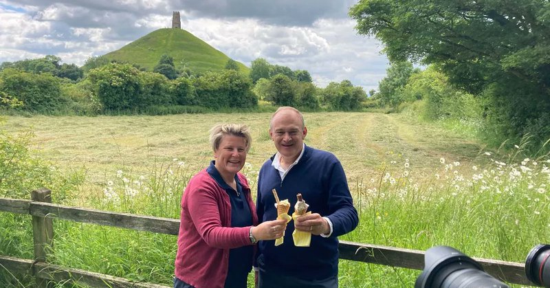 Tweet card summary image