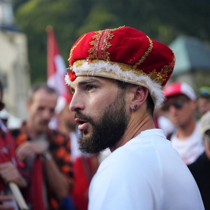 Tweet card summary image