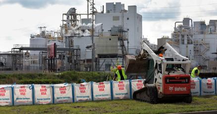 jacobbarker's tweet card. Department of Energy's decision to pull a $200 million grant that would have helped build a $570 million North St. Louis factory.