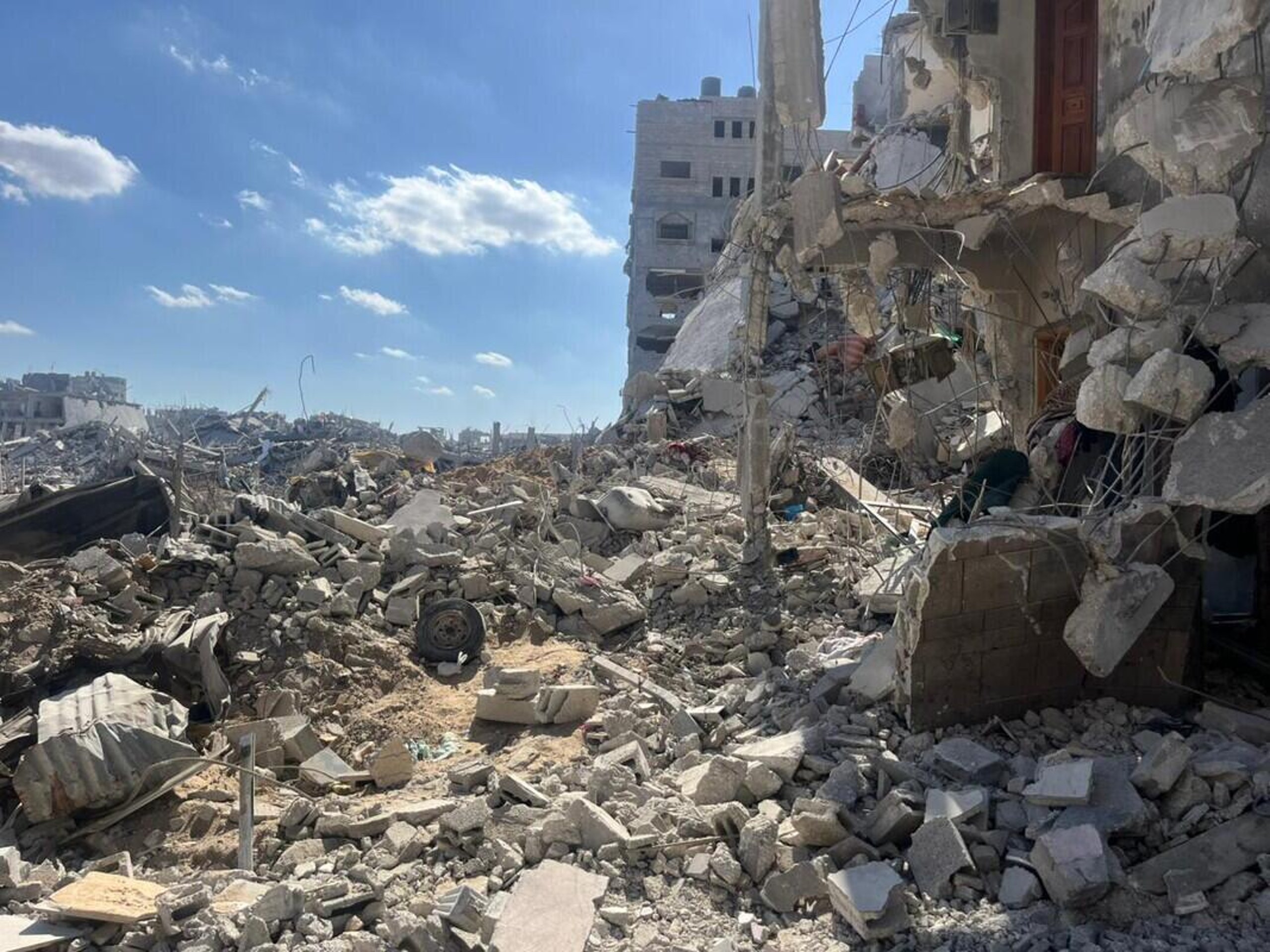 NRC_Egeland's tweet card. Three weeks into ceasefire, Gaza shelter aid still blocked as winter nears | NRC