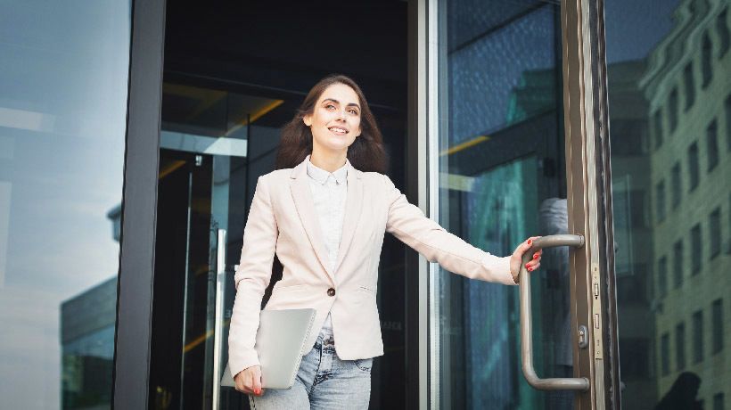 eFrontLearning's tweet card. A proper goodbye to departing employees can go a long way. We’ve gathered the 6 best practices you can follow for frictionless employee offboarding.