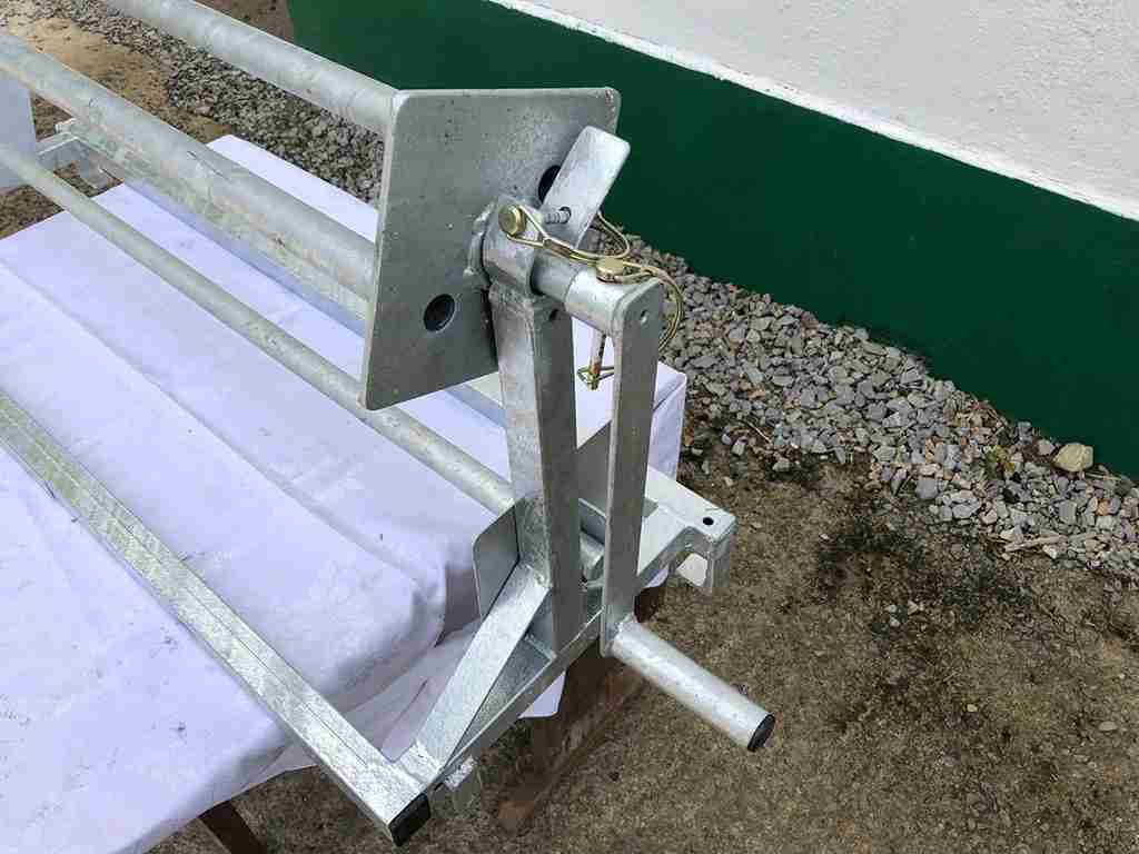 quadcrate's tweet card. The Wire Unroller can unroll 50 metres of sheep wire, in less than 15 seconds and 100 metre rolls in 30 seconds, saving a lot of time and energy, this device makes fencing so much easier on a man,...