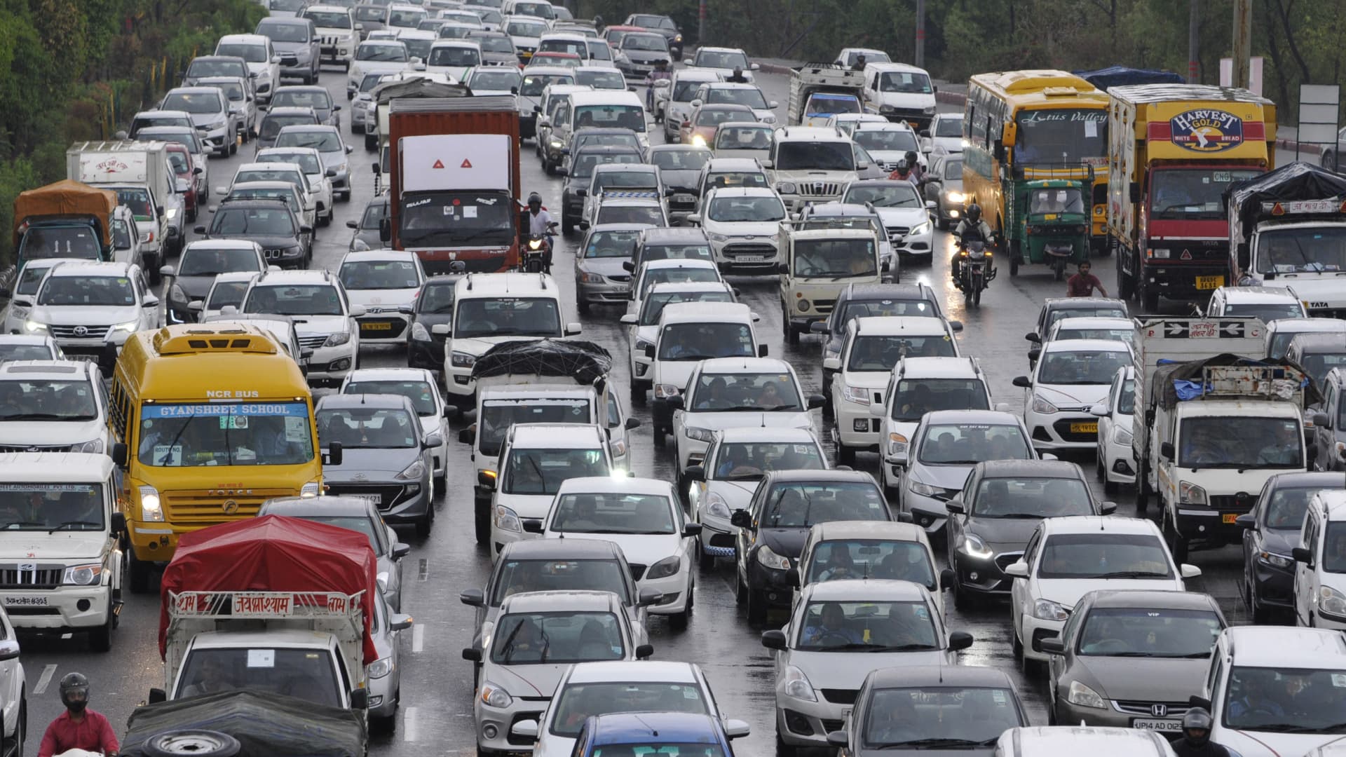 GraphiteSrg's tweet card. Indian Finance Minister Nirmala Sitharaman last Friday presented the country's new budget. She said the government will provide additional income tax deduction of 150,000 rupees (about $2,185) on the...