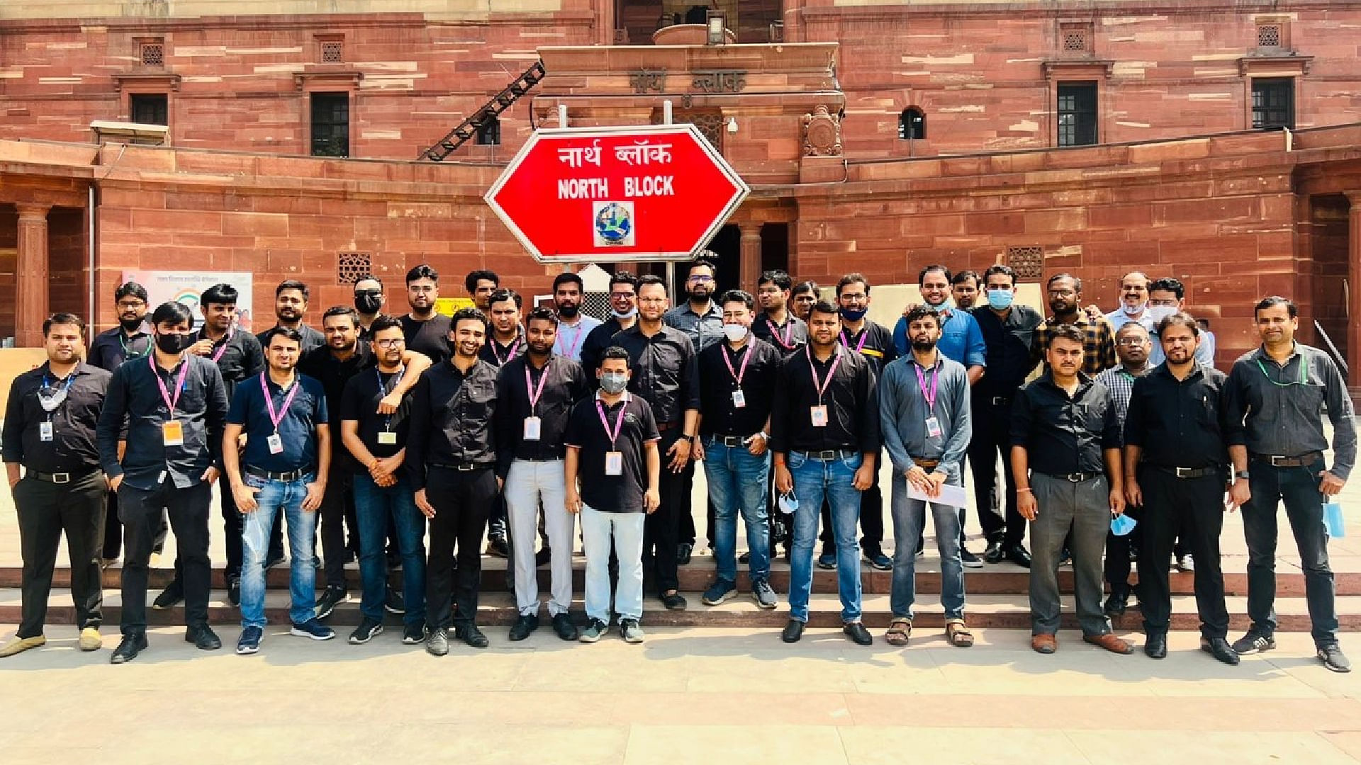 journo_jitendra's tweet card. केंद्र सरकार की 'रीढ़' कही जाने वाली केंद्रीय सचिवालय सेवा 'सीएसएस' में बड़े स्तर पर सेक्शन अफसर के पद खाली हो गए हैं।