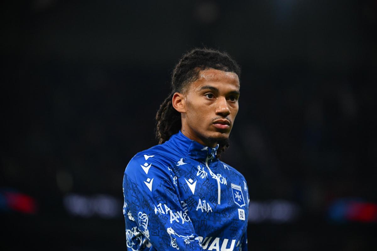 ftresarrieu's tweet card. À la recherche d'un joker en défense centrale, l'AS Monaco a sondé la piste menant au joueur d'Auxerre Clément Akpa (23 ans).