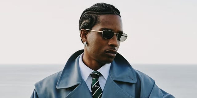 ELLEmagazine's tweet card. ELLE’s October 2025 cover star will be presented with the honor at the awards ceremony on November 3.