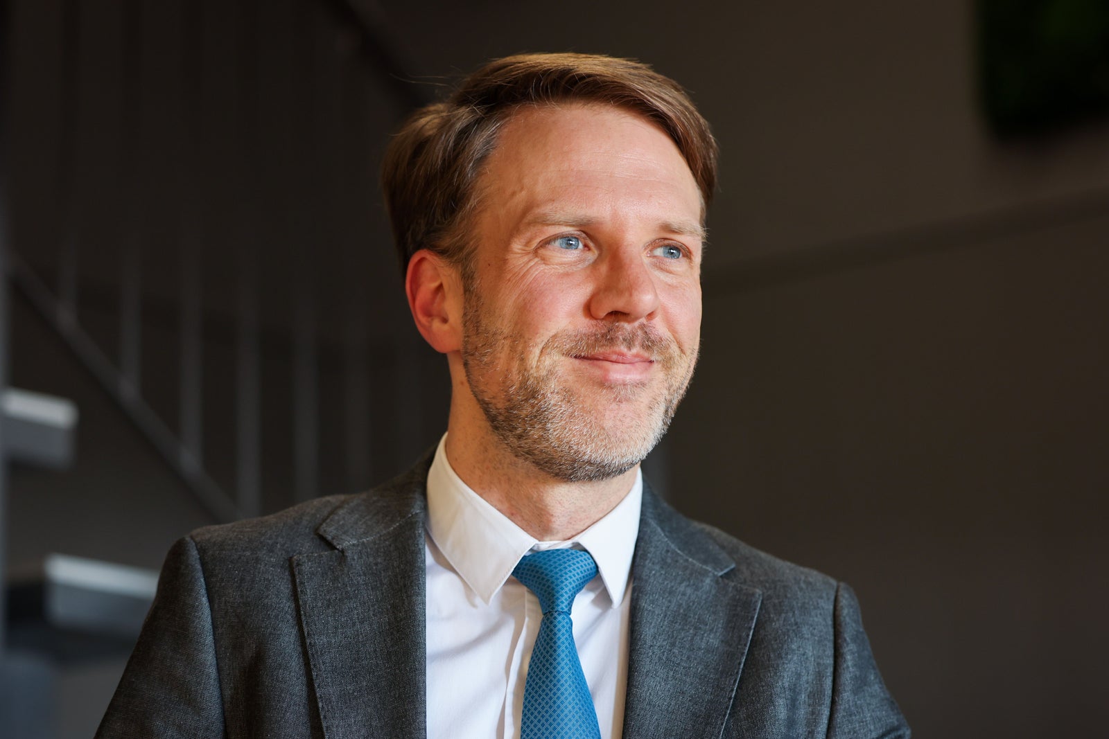 marcantoinec's tweet card. Il propose au gouvernement plusieurs avenues pour mieux intégrer les immigrants au Québec.