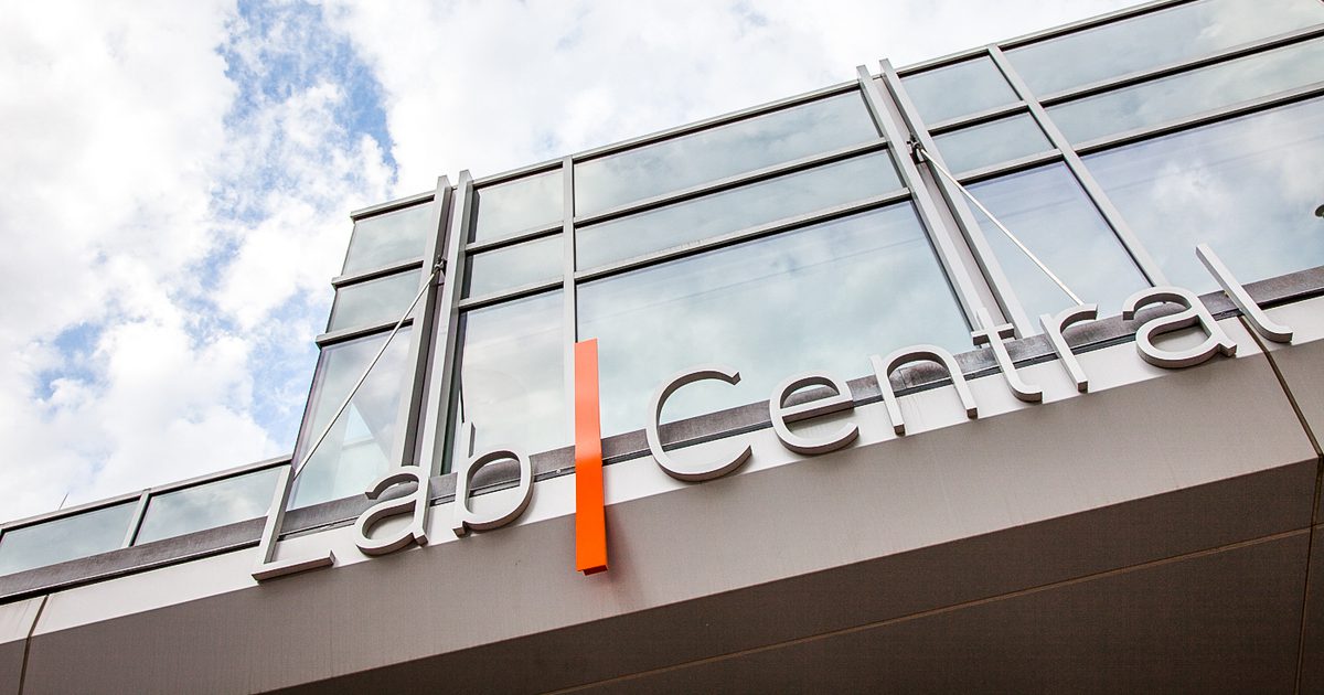 LabCentral's tweet card. LabCentral celebrates a decade of biotech and life sciences innovation with its latest Impact Report. Discover the collective achievements of our biotech…