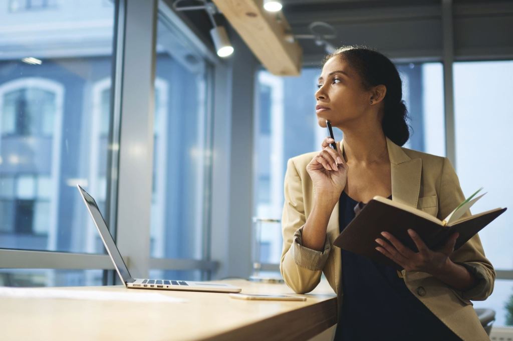 Entrepreneur's tweet card. Millionaire mentor Raul Villacis shares advice from his book, 'The King's Code.'